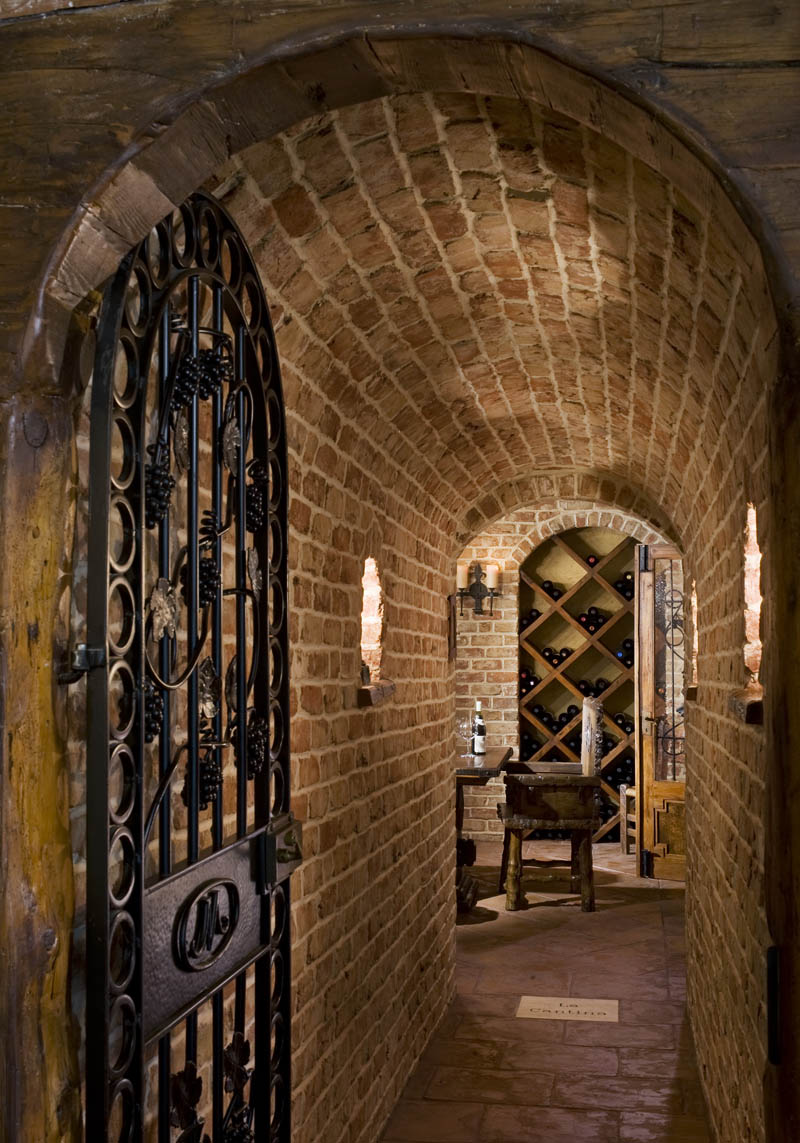Cool Barrel Vaulted Hall To Wine Cellar Neat Gate Too Fachada De Casas Mexicanas Decoracion De Casas Modernas Cava Vino